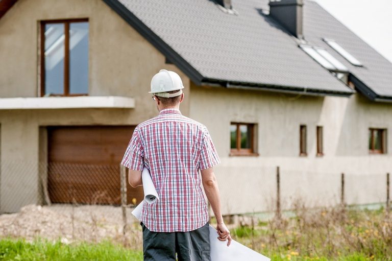 Budowa domu a ocieplanie poddasza – dlaczego jest tak ważne