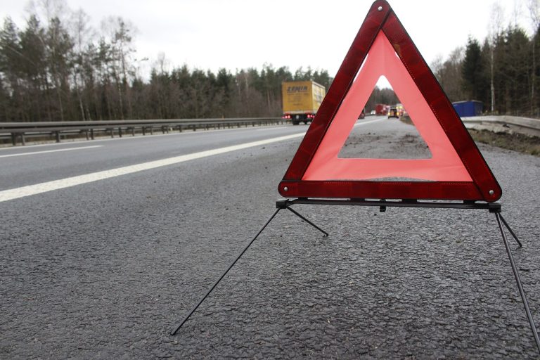 Jakie usługi obejmuje pomoc drogowa assistance?